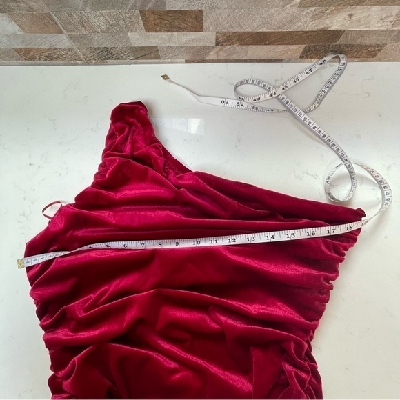 TAHARI ASL Red Velvet Ruched Velvet One Shoulder Dress Sz 12 - Picture 9 of 10